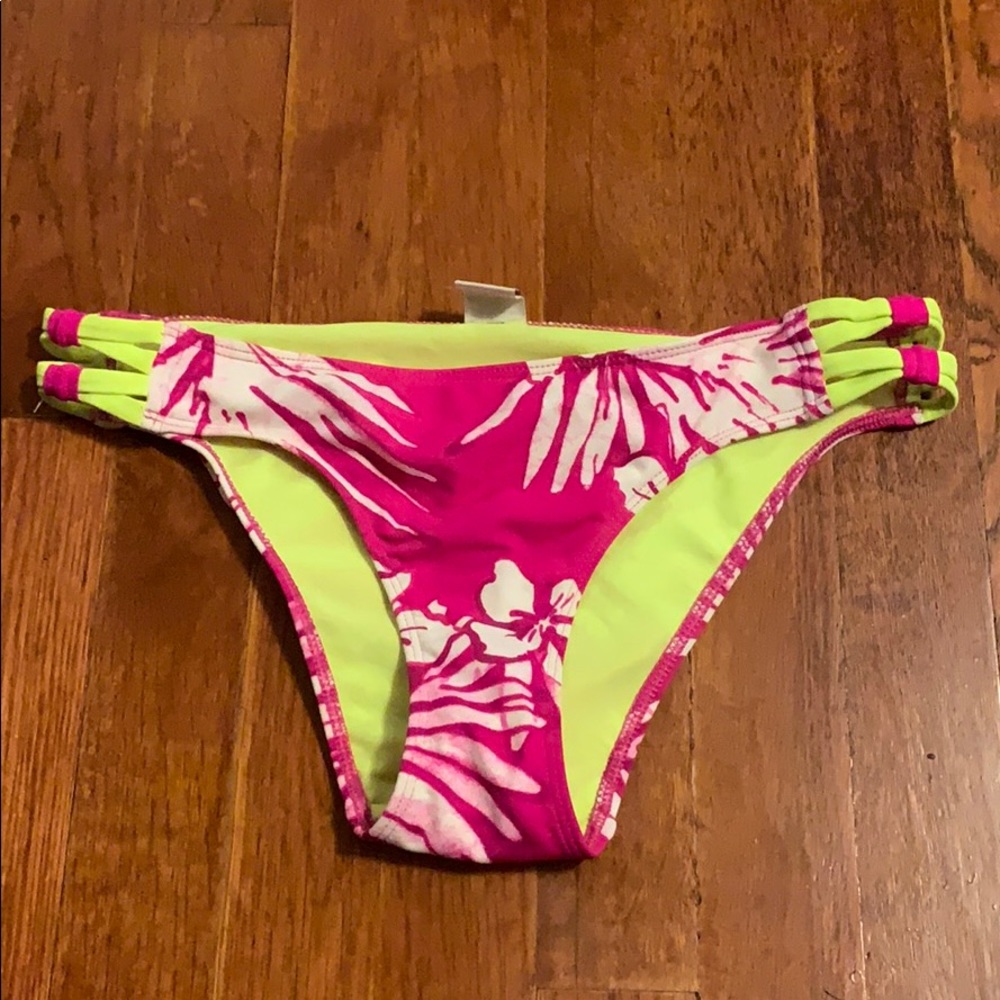 Hollister Swimsuit bottoms (never worn)